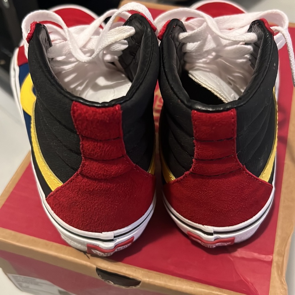 Vans - Picture 3 of 4
